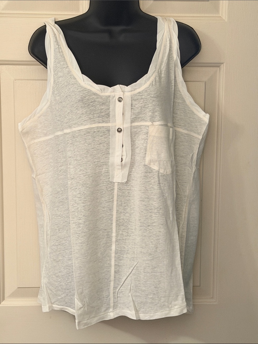 Tulip B White Sleeveless 5 Button Front Tank Top. Size L